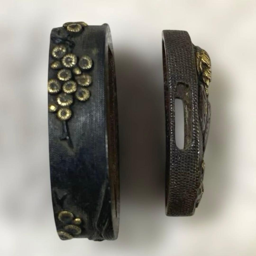 B-46 縁頭　金象嵌　武具　刀装具　時代物　アンティーク　美術品　工芸品