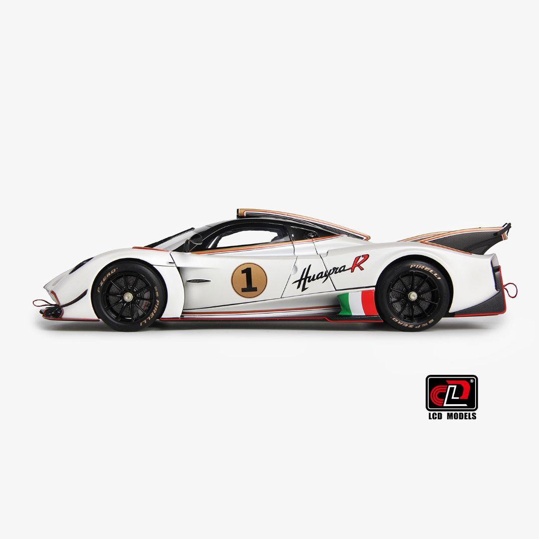 LCDMODELS　1/18　ウアイラR