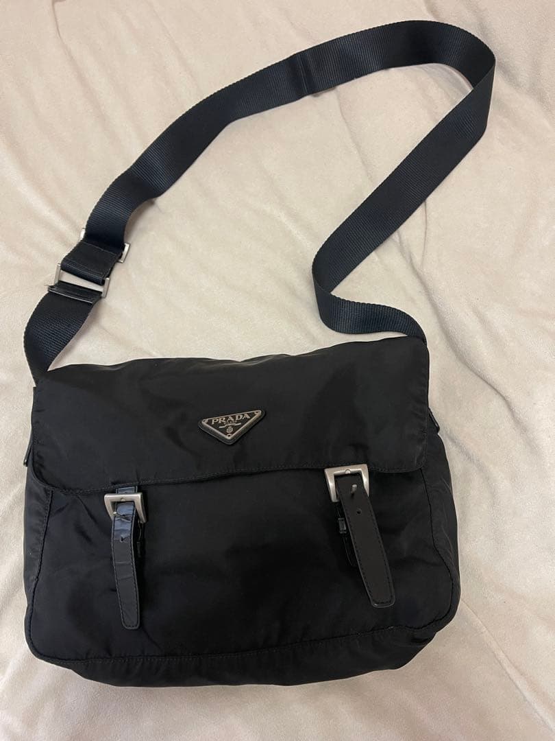 【美品】プラダ ナイロン メッセンジャーショルダー バッグ ブラック三角ロゴ