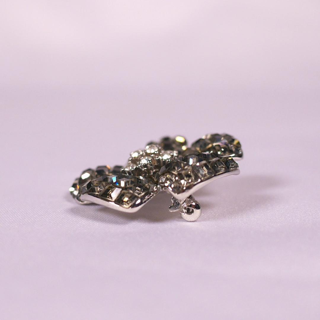 FOXEY BOUTIQUE フォクシー ブローチ フラワーモチーフ グレー