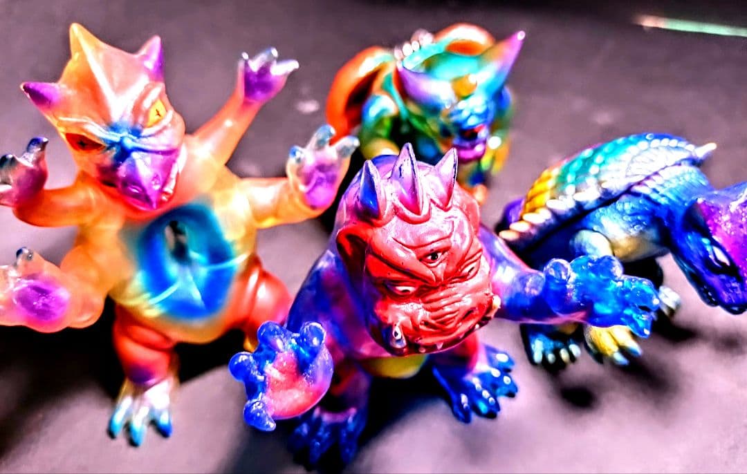 シカルナ工房。世界の怪獣、マイティ、バグン、イガール、テゴン。