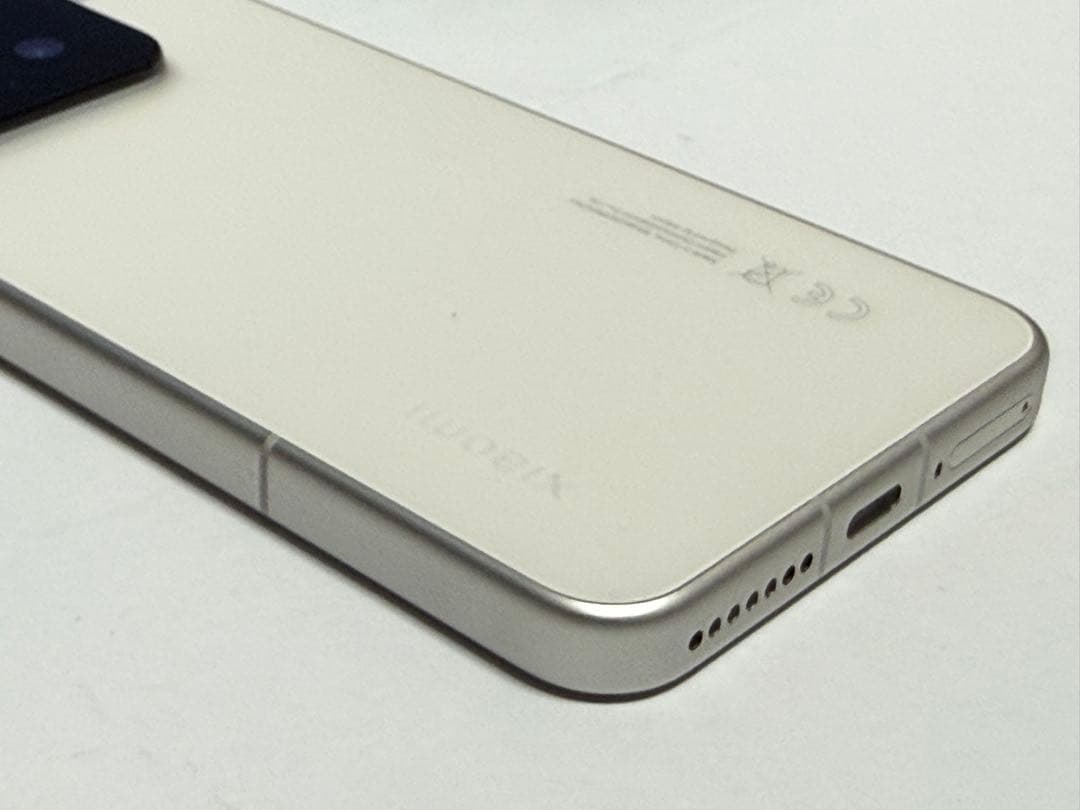LEICA phone Xiaomi 15 White 250GB ROM美品