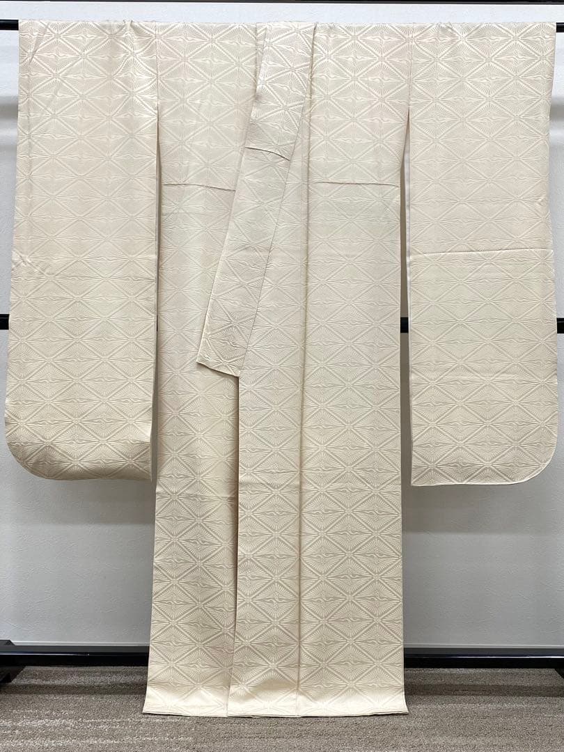 無地振袖 紋意匠 シンプル くすみカラー 向鶴 身丈161cm 撥水加工済