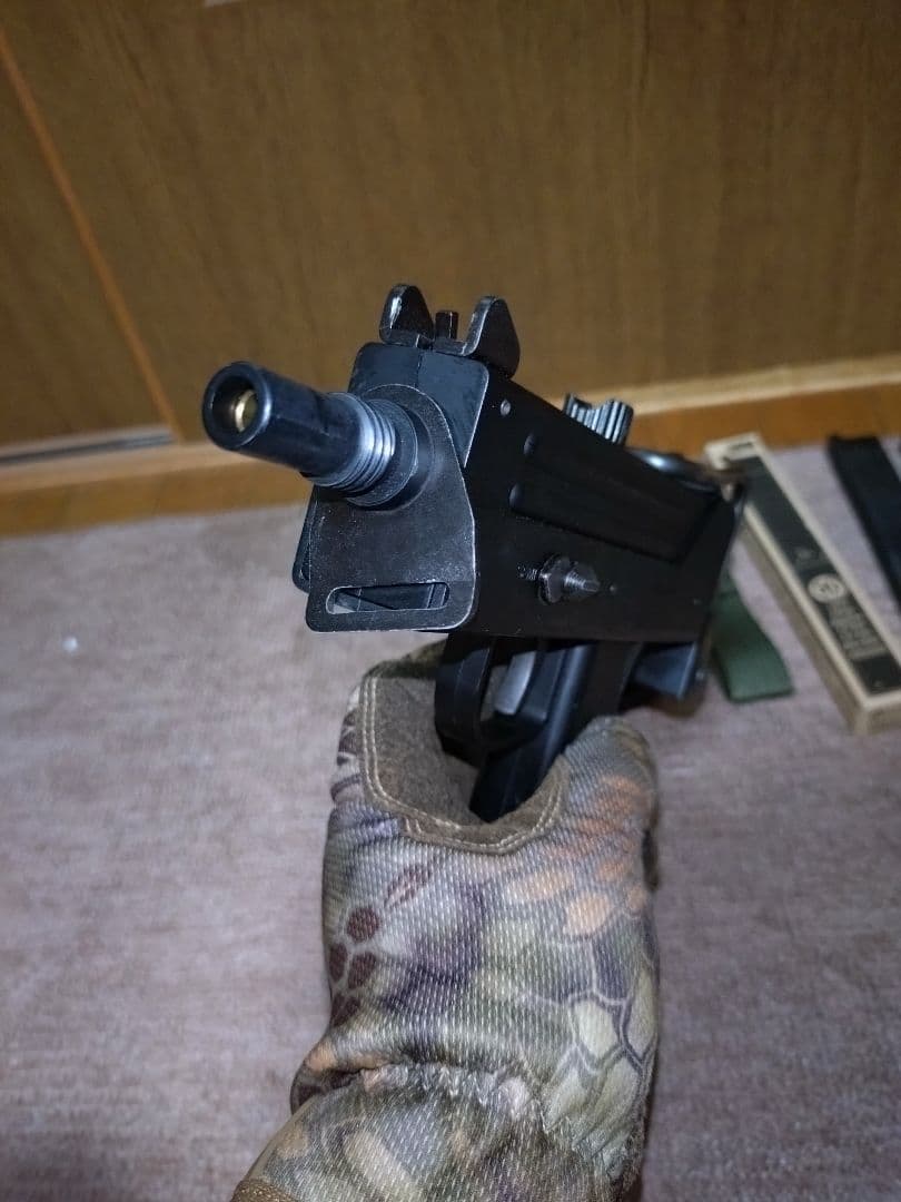 マルゼン製　イングラムM11 ガス　マガジンポーチ付き