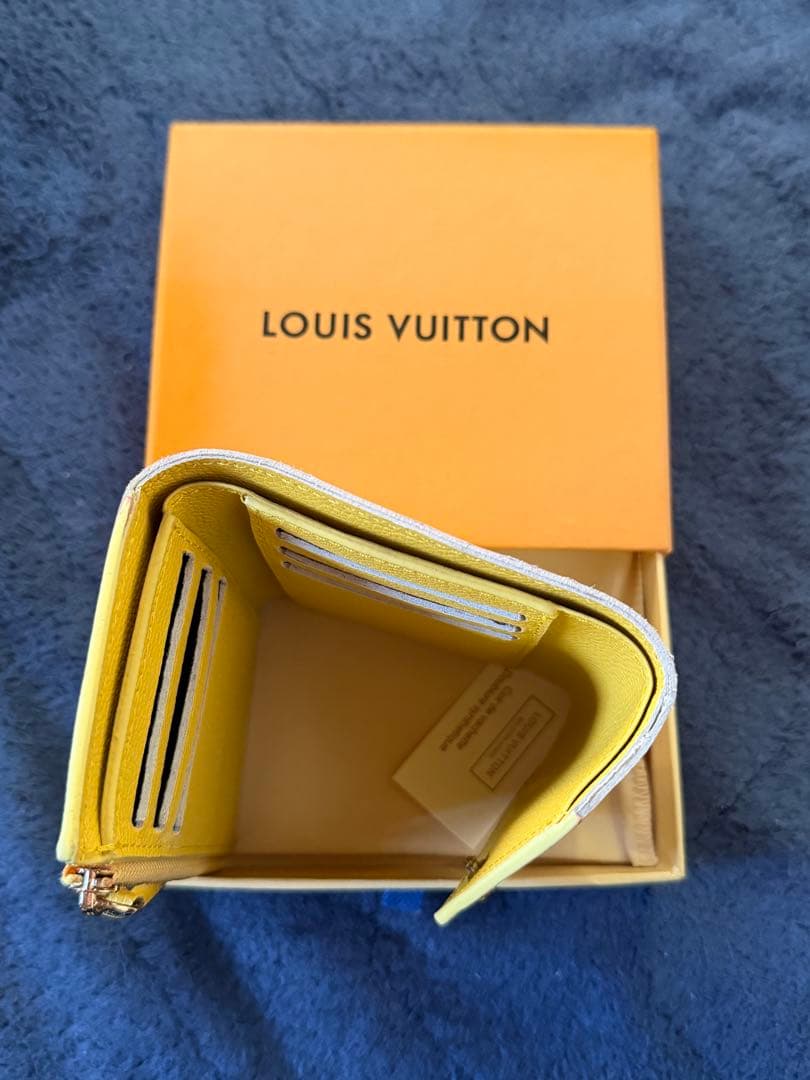 LV財布