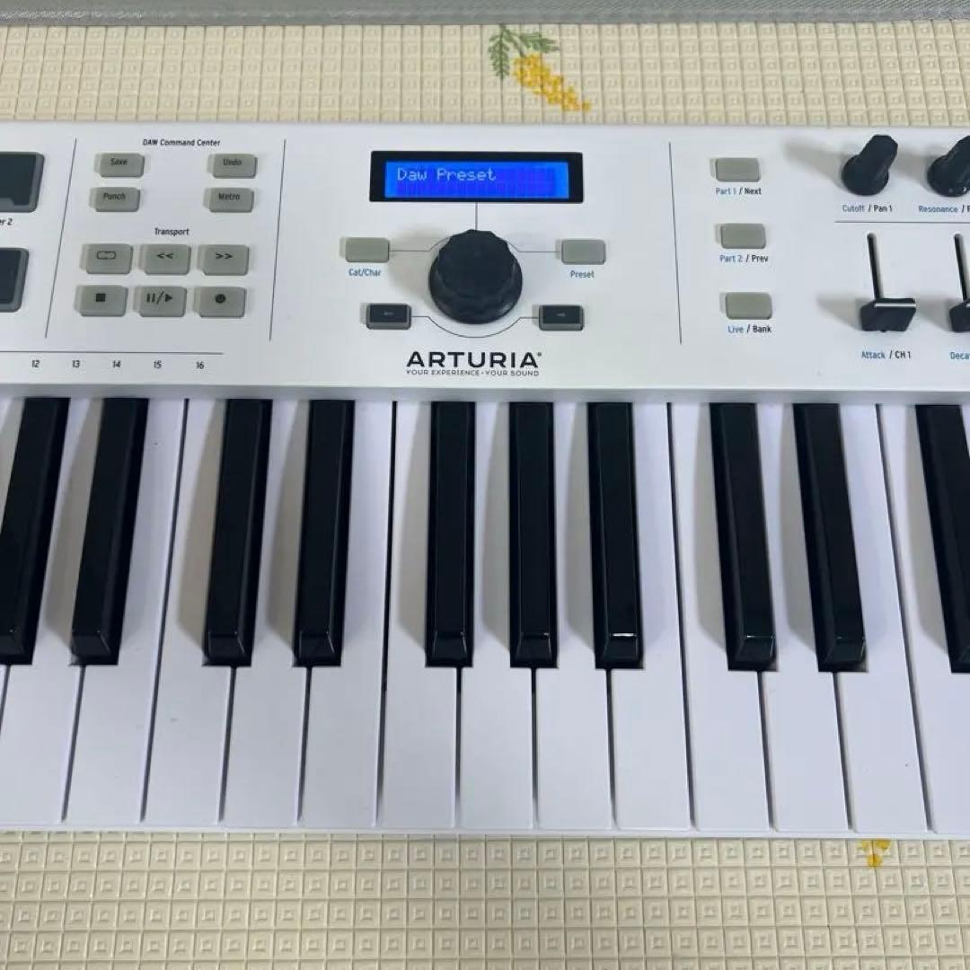 美品Arturia キーボードコントローラーKeyLab61 Essential