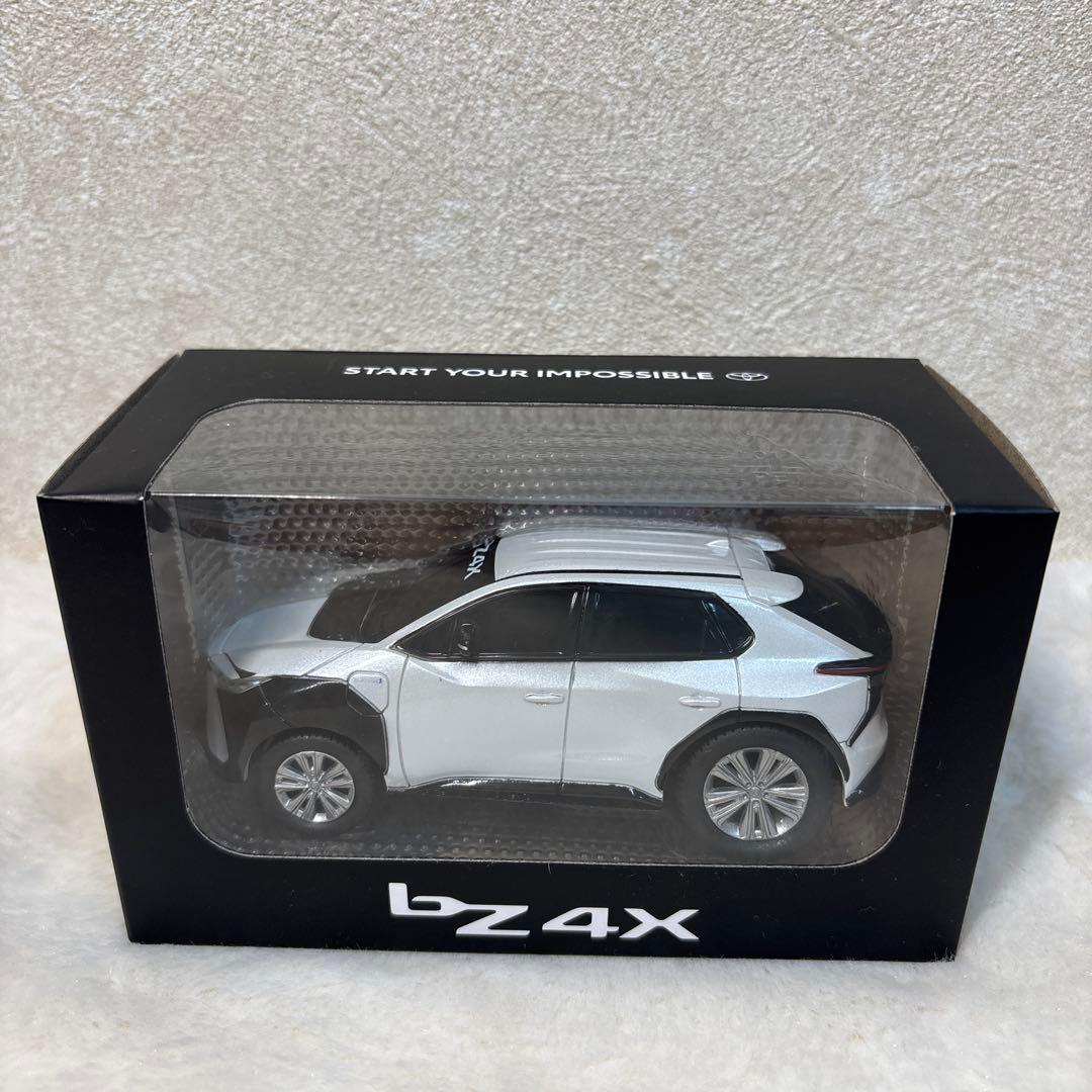トヨタ ハリアー ミニカー 1/30 ブラック bZ4X プルバックカー セット