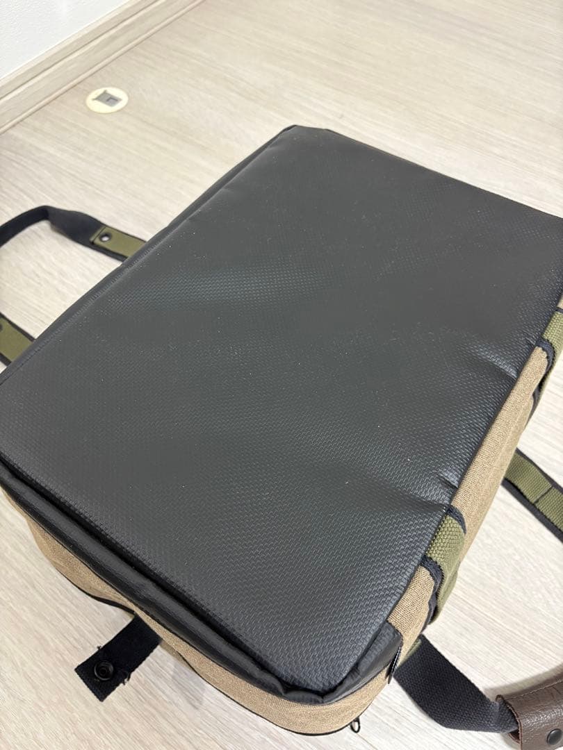 【美品】ブラックデザインアイアンプレート収納バッグ
