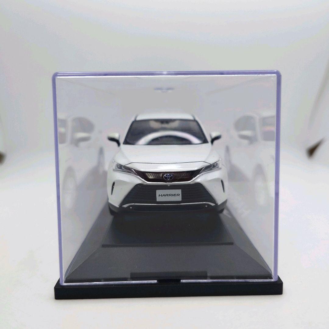 新型ハリアー　 ミニカー ホワイトパールクリスタルシャイン