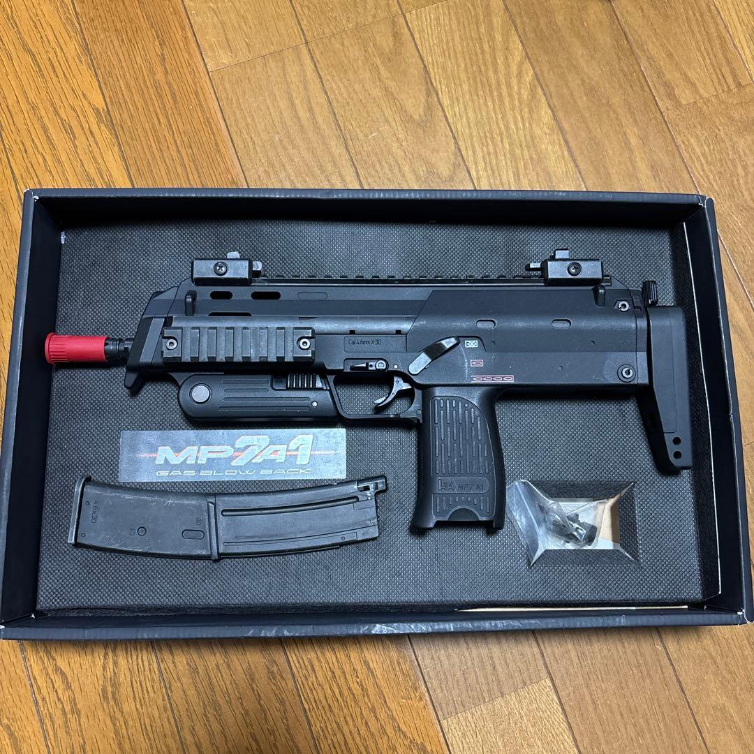 東京マルイ　 MP7A1　ガスブローバック　(対象年令18才以上)　 ほか1点
