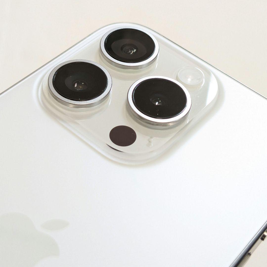 【美品】iPhone15 pro 256GB ホワイトチタニウム　SIMフリー