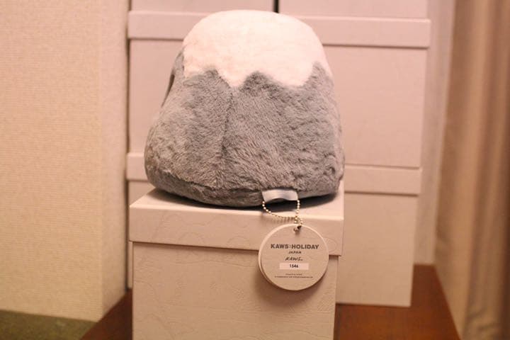 会場限定 KAWS HOLIDAY ぬいぐるみ お箸セット @ふもとっぱら