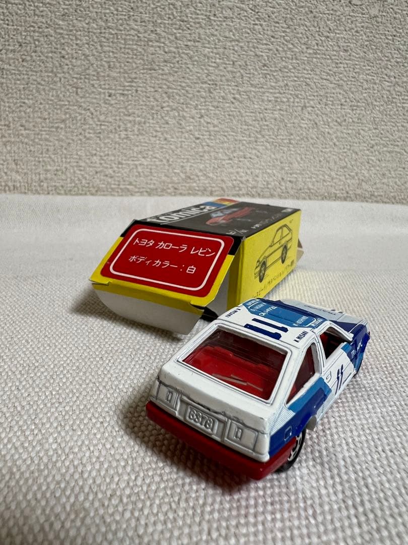 トミカ　トヨタカローラレビン3ドア