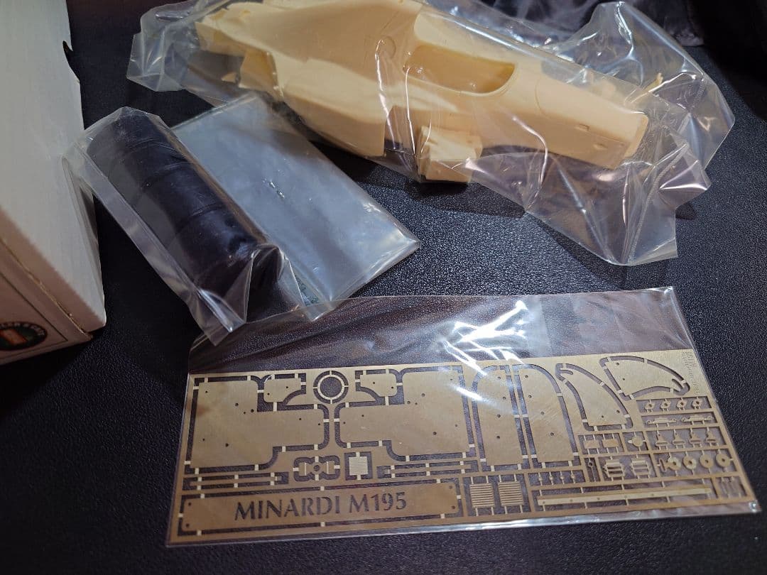 AMC 1/20 ミナルディ M195 1995年 ガレージキット 取説無