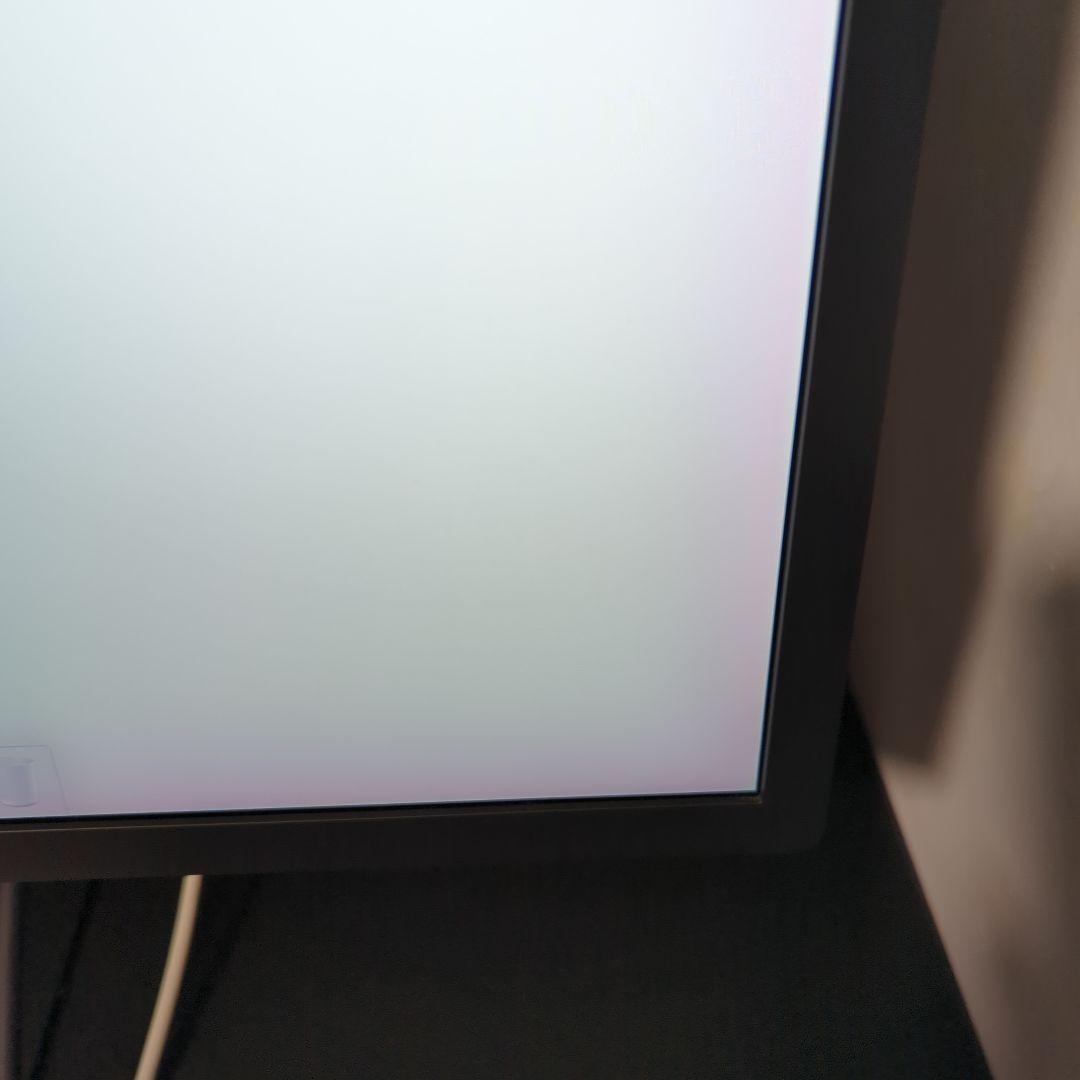 LG UltraFine 5K　MAC用モニター　27MD5KA