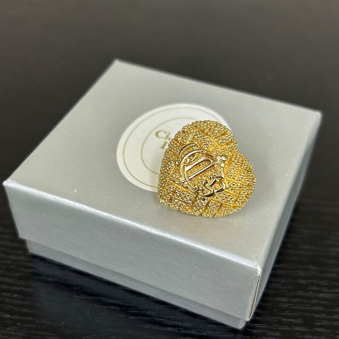 ディオール　ピンバッチ　エンブレム　ハート　ロゴモチーフ　ブローチ　バッチ　箱付