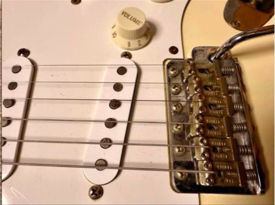Fenderボディ・Squireネック ストラトキャスター ラージヘッド