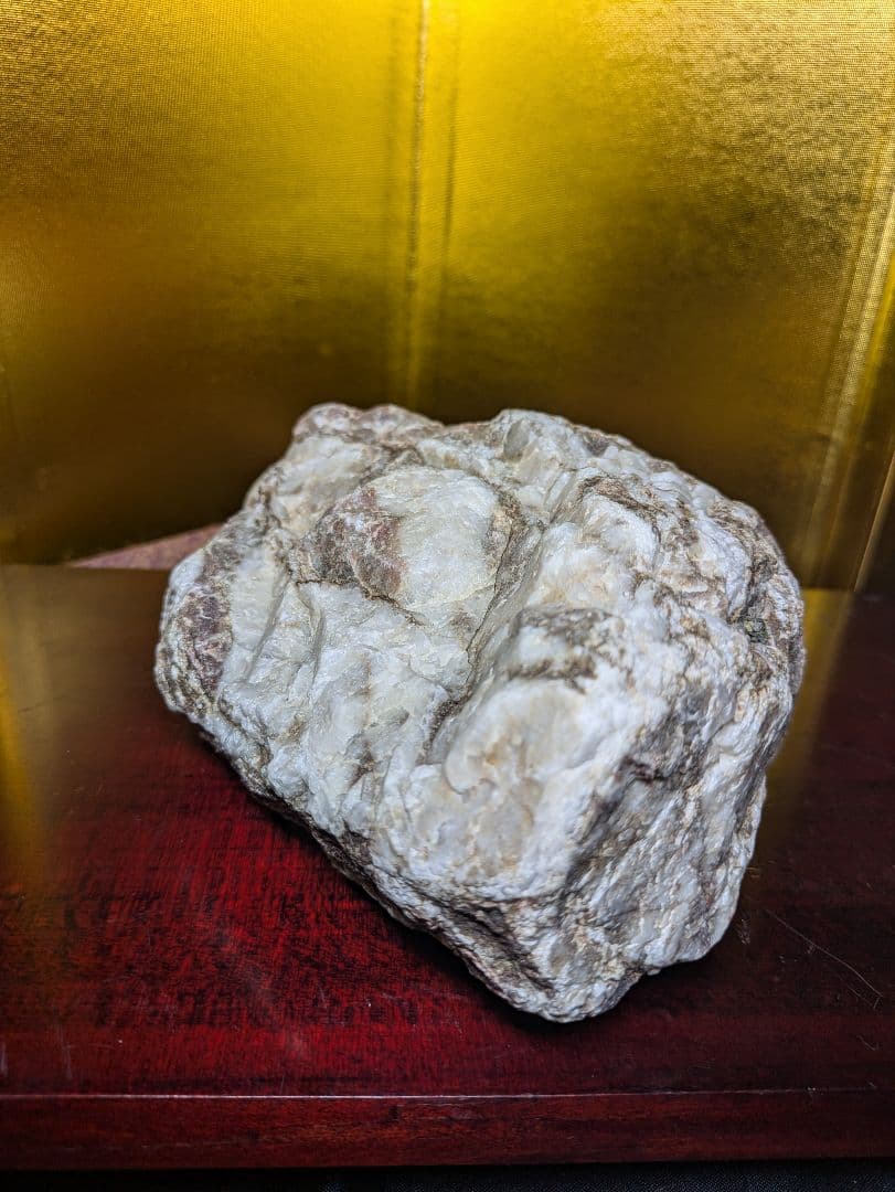 赤石 石英含有量多 1.36kg 原石 自立 未加工 鑑賞用 希少 レア品
