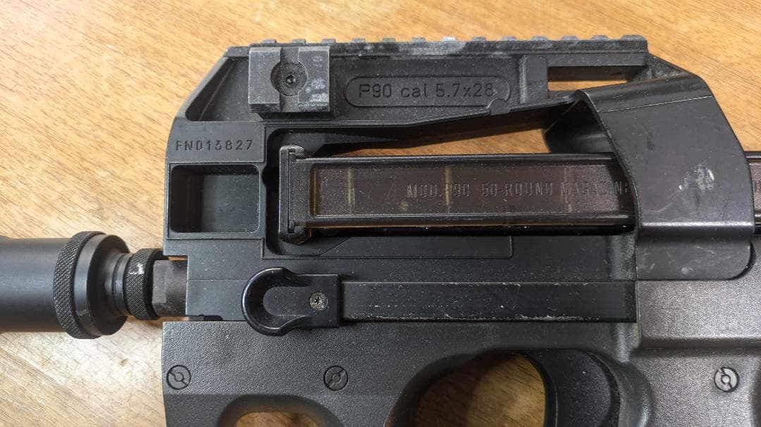 東京マルイ　 P90 　スタンダード　サイレンサー付き　動作OK