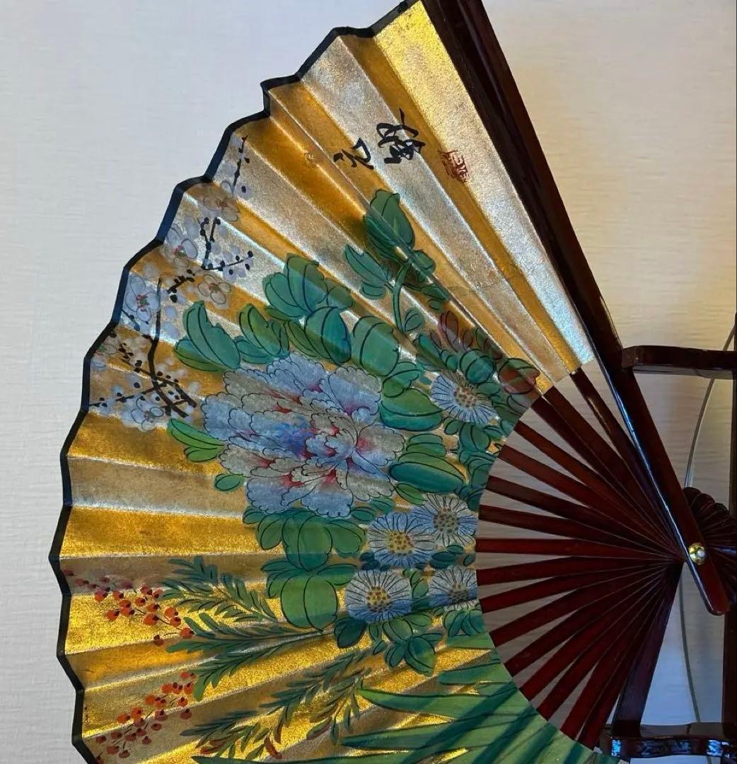 扇　70cm四季の花　花柄の金色木製スタンド付き