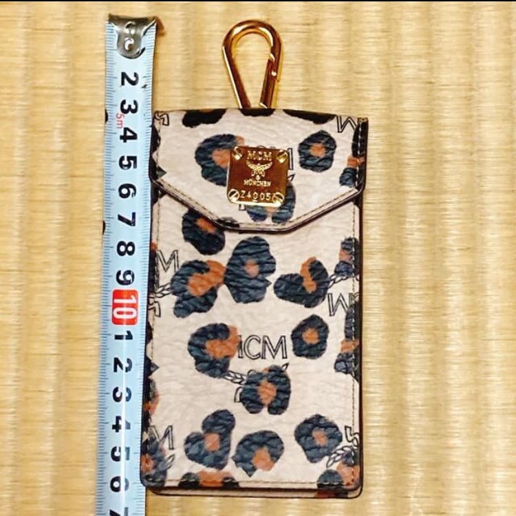 美品 MCM レオパード エンブレム ロゴ レザー フックケース