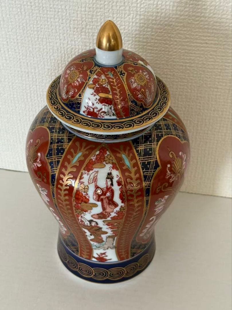 古伊万里蓋物飾壺 蓋付壷色絵磁器秀峰作色 給金彩金襴手美人区沈香壺時代物