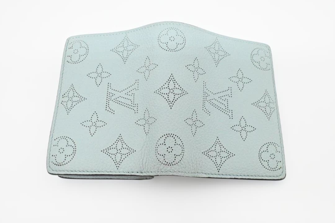 【極美品】Louis Vuitton 　ヴィトン　マヒナ　ポルトフォイユ・クレア