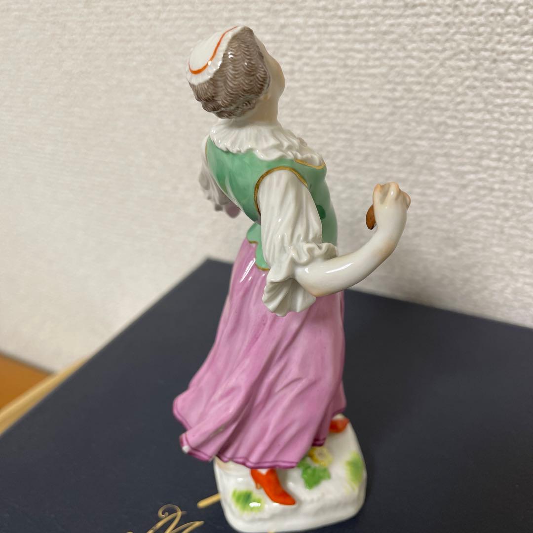 ケンドラー・コロンビーヌ・１４cm・左手の一部に綺麗な修復があります・マイセン・