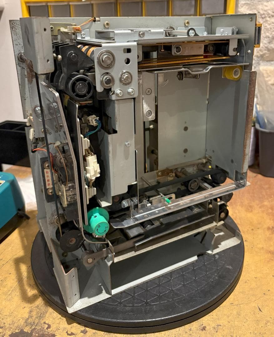 専用　グローリー高額紙幣両替機ERD-20Q専用架台付き②