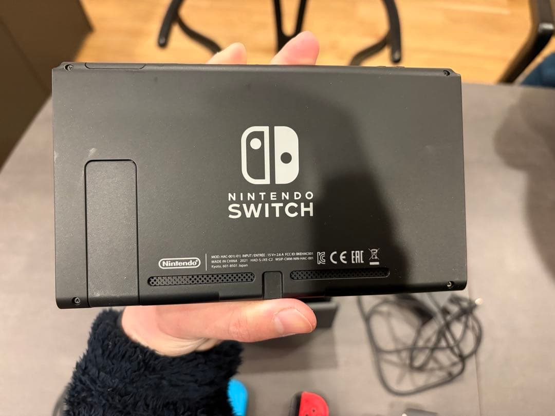 Nintendo Switch 本体　Joy-Conグリーンピンク付き