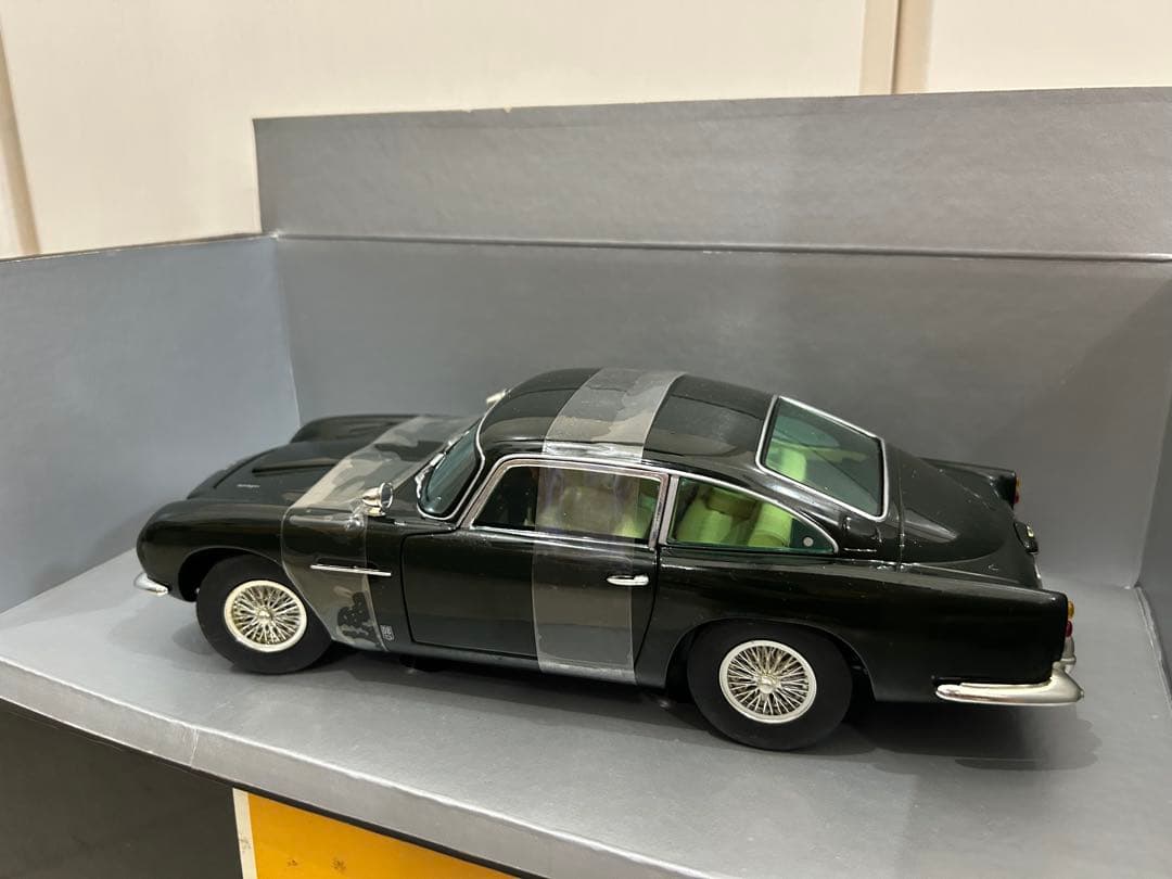 希少 1/18 アストンマーチン DB5 グリーン CHRONO 未展示