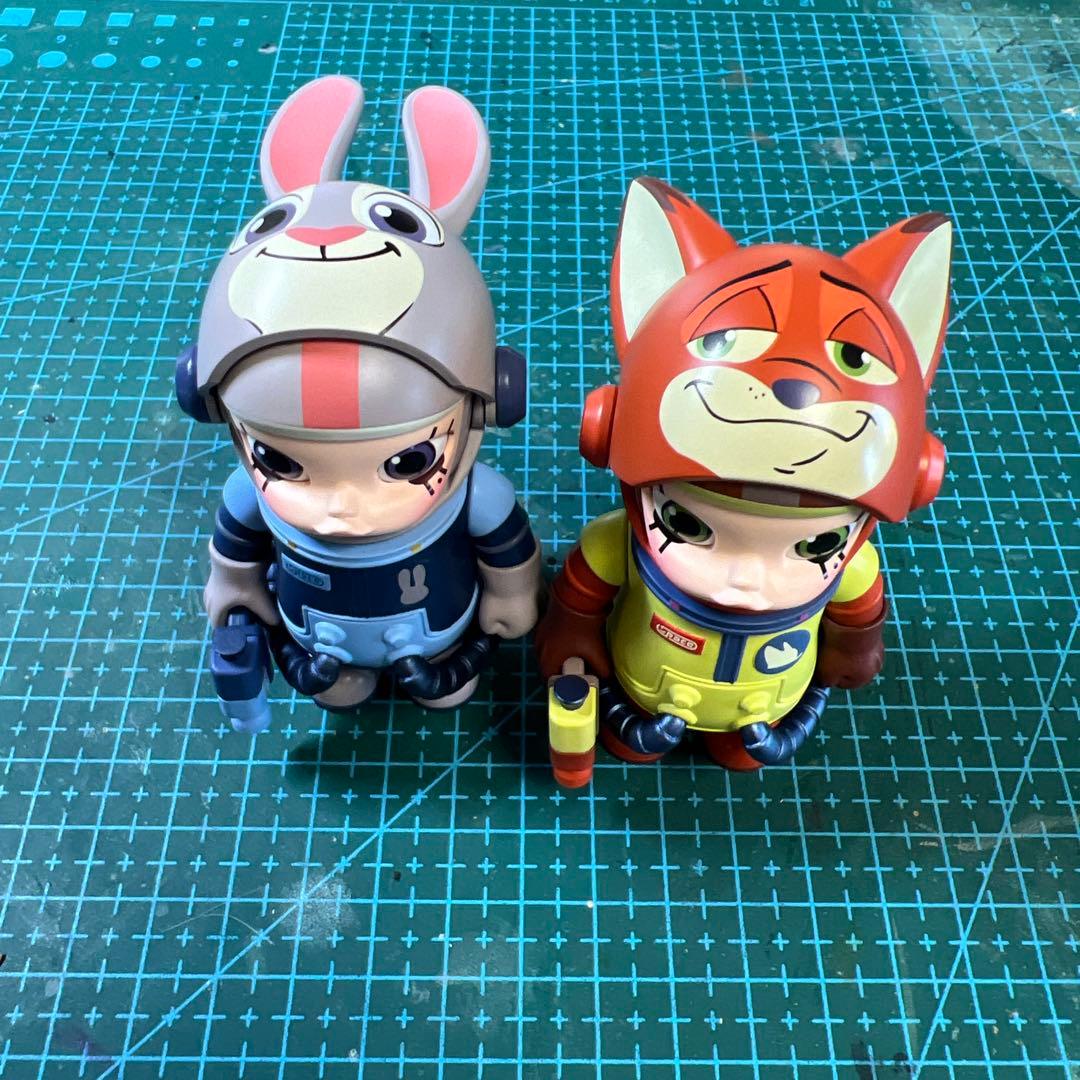 ゲームキャラクター POP MART zooto mega space molly100%