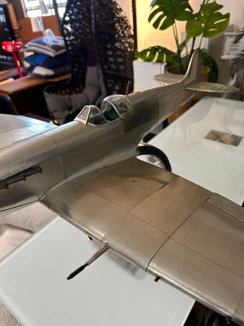 【東京23区配送無料】定価20万円　模型　アルミ　飛行機　卓上　スピットファイア