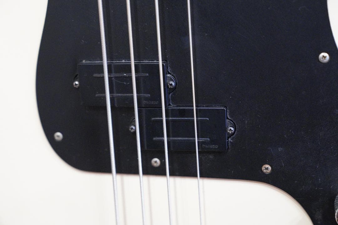 毎日値下げ中　Fender Japan プレシジョンベース Dimarzio