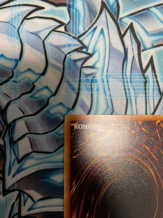 遊戯王　真紅眼の黒竜　レリーフ　レッドアイズブラックドラゴン