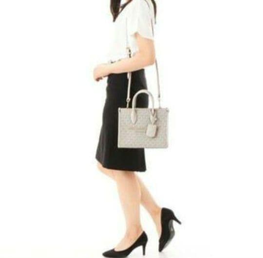 連休価格 新品未使用 マイケルコース MIRELLA ショルダーバッグ 白