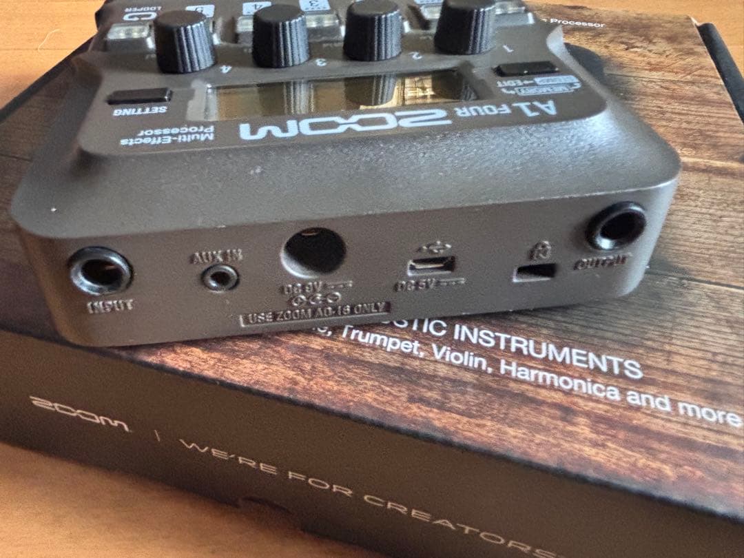 ZOOM A1 FOUR アコースティック楽器用マルチエフェクター