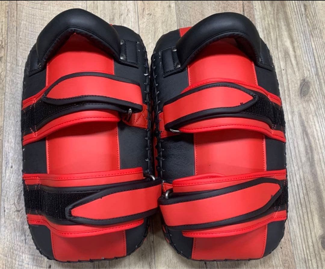 キックミット 新品 レッド/ブラック 本草