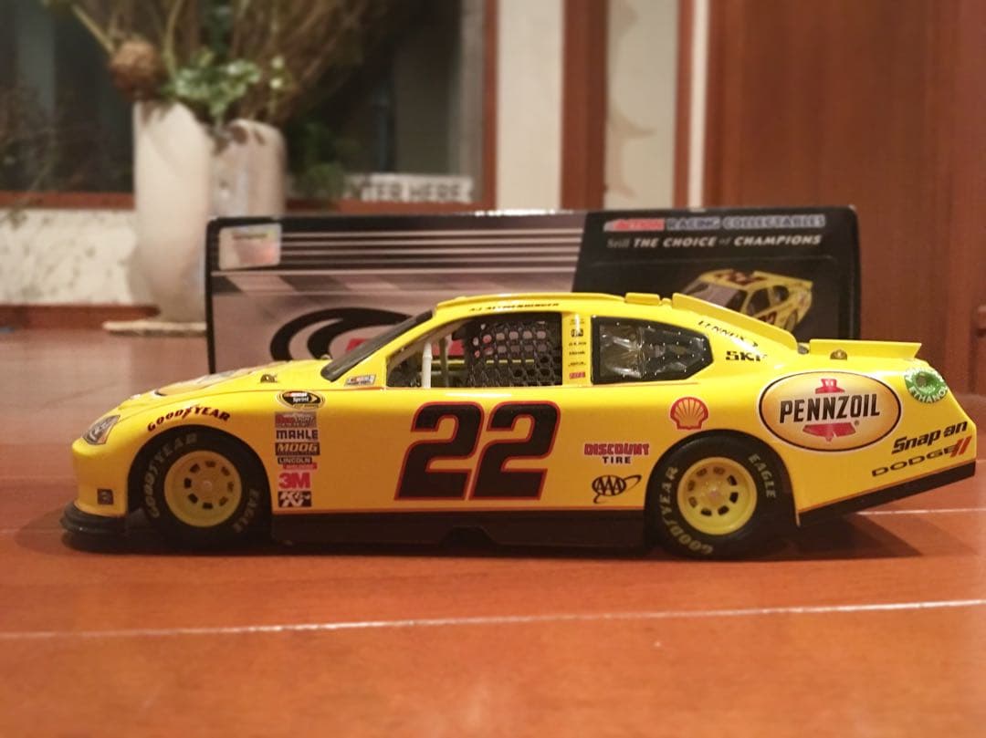 NASCAR オフィシャル ダイキャストモデル 1/24