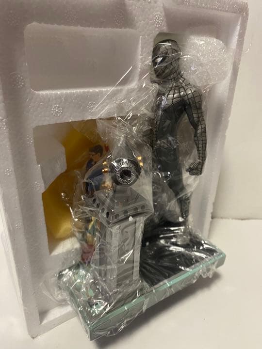 スパイダーマン　スタチュー
