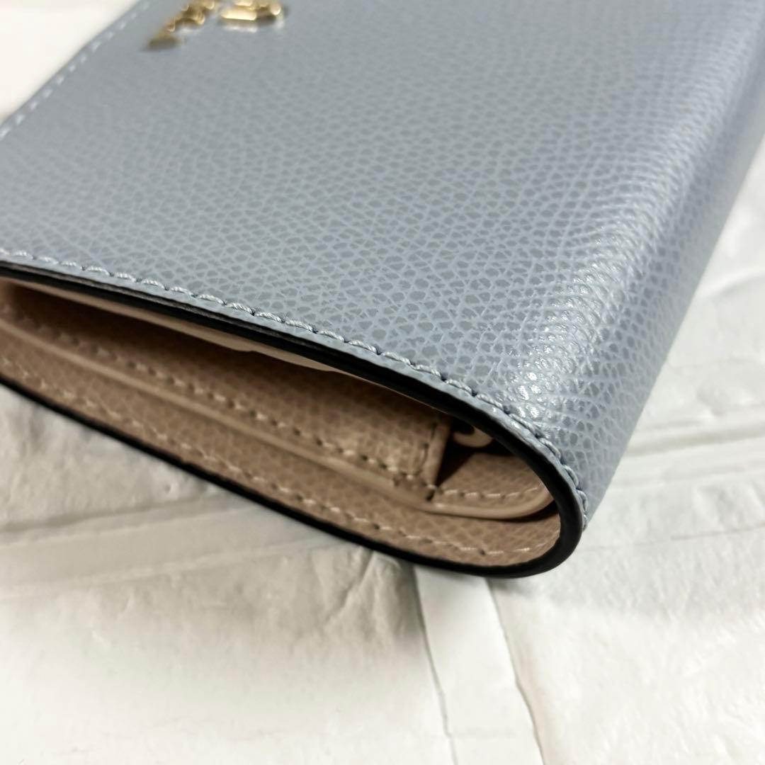 【未使用】FURLA　２つ折り財布　カメリア　ブルー　ベージュピンク　コンパクト