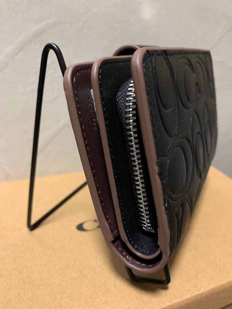 ✨️新品未使用✨COACH ブラック 二つ折り財布