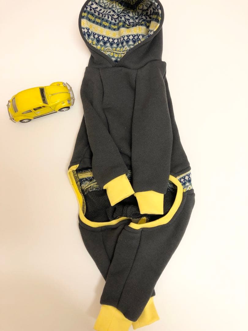 トレーナー生地ロンパース　Mサイズ　イタグレ服
