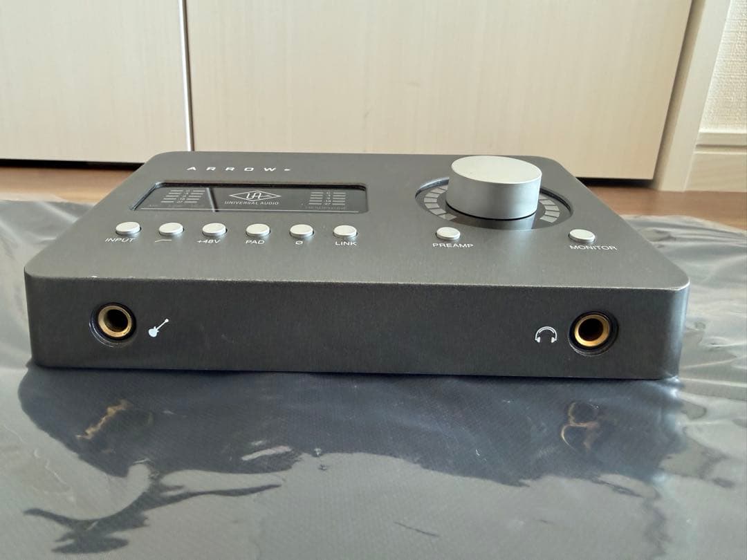 Universal Audio Arrow オーディオインターフェイス