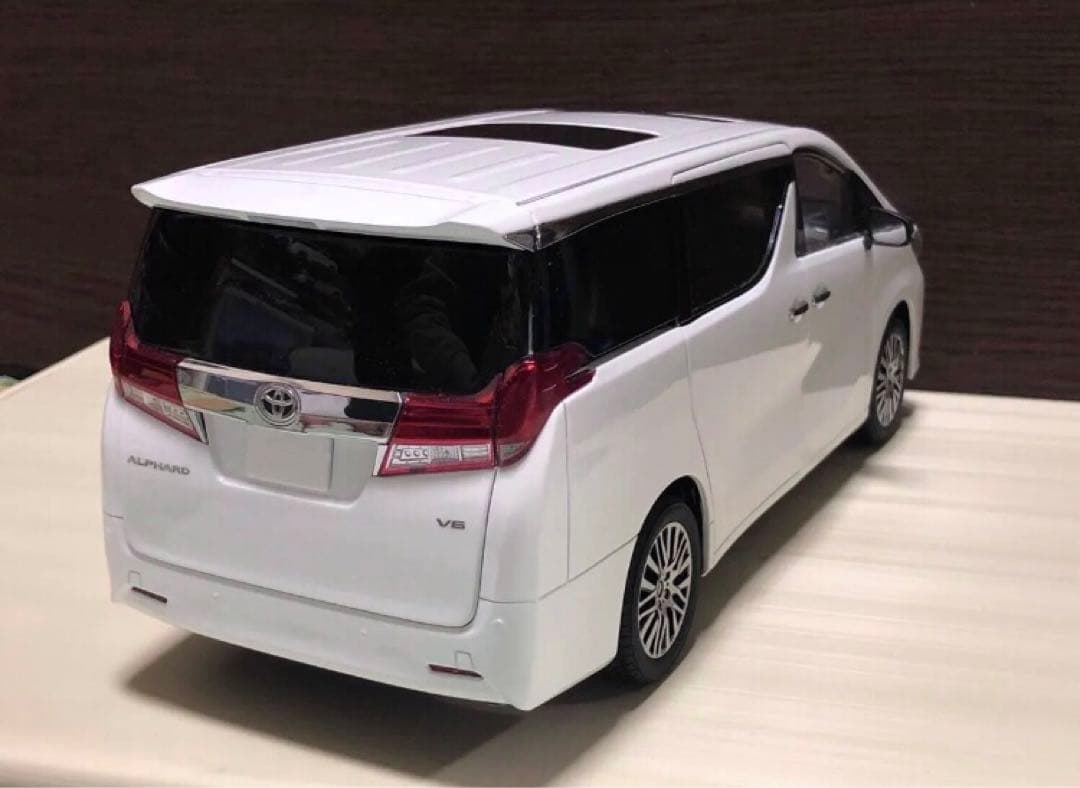 雄*じ様 1/18 トヨタ アルファード 30前期 3.5 V6 GF Keng
