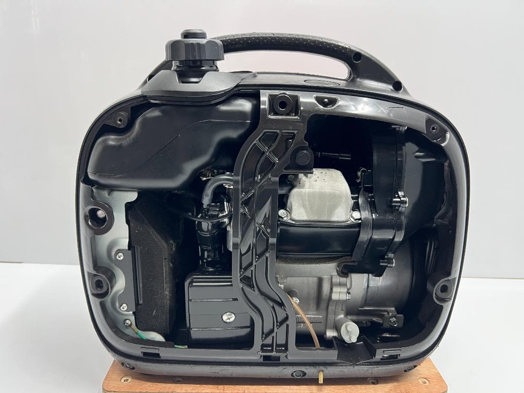 新ダイワ インバーター発電機 iEG1600M 【動作良好・保証付】★81215