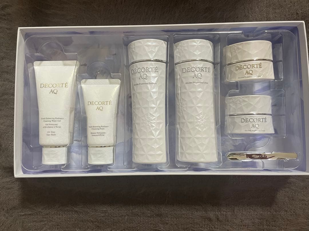 DECORTE AQブライトラディアンスコフレ(美白)