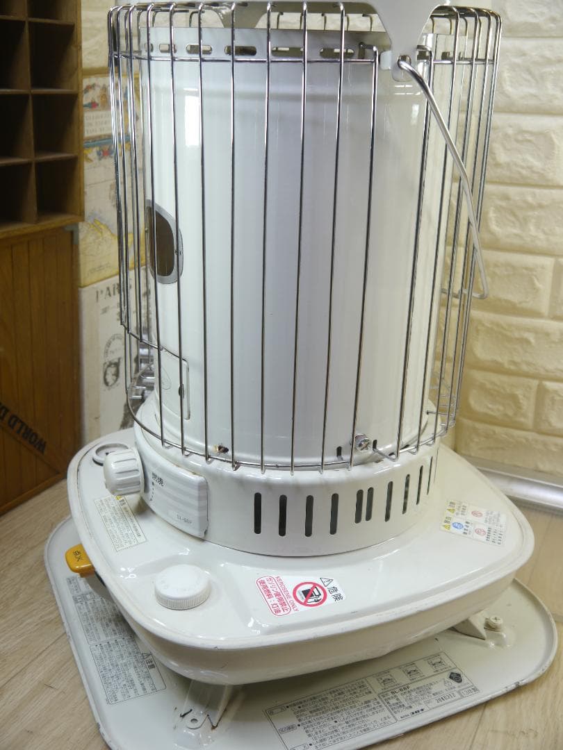 ◆送料込みでの出品◆2013年　コロナ　石油ストーブ 円筒　66