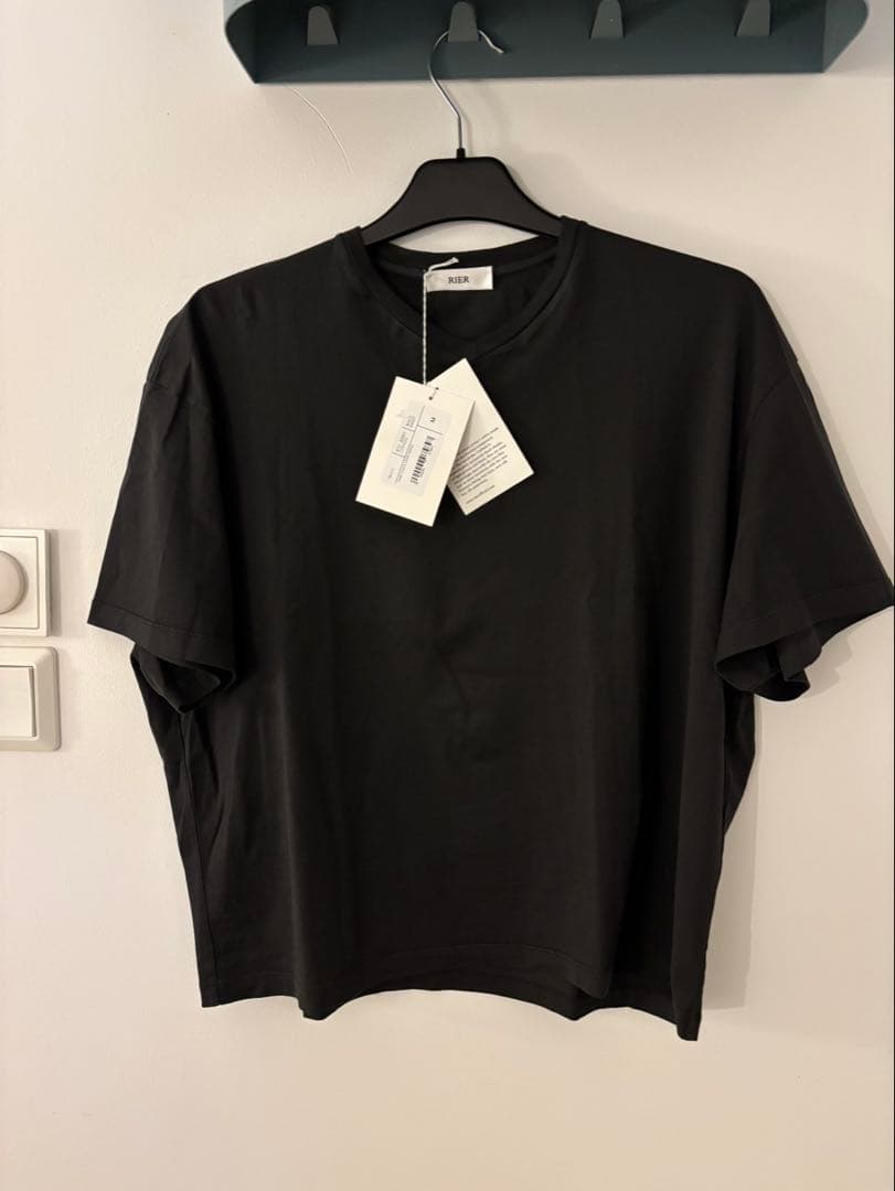 RIER Vネック Tシャツ ブラック M