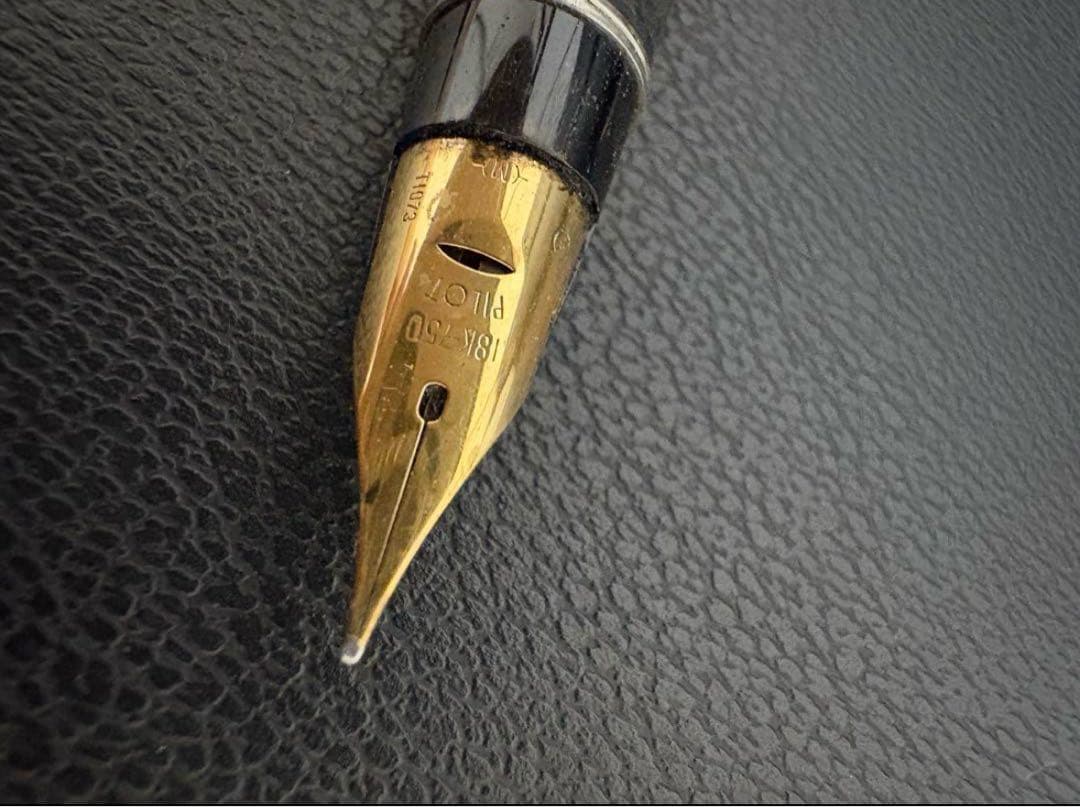 PILOT 万年筆 黒